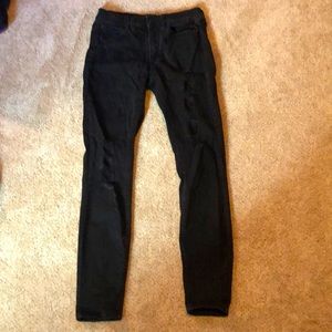Black size 7 Mudd ripped skinny jeans